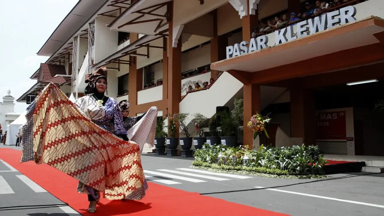 Memburu Keindahan Tips Belanja Batik Autentik Di Solo Atau Pekalongan