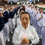 Ribuan Insan Tzu Chi Membanjiri Taipei Dalam Upacara Pemandian Buddha Yang Penuh Makna Rayakan Waisak Dan Enam Dekade Pelayanan Kemanusiaan